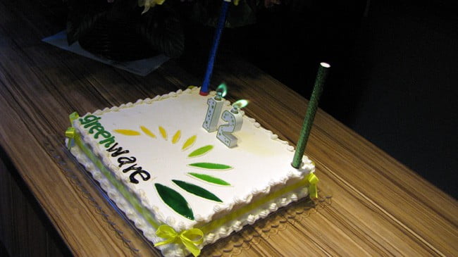 کیک-سالگرد-سبز-افزار
